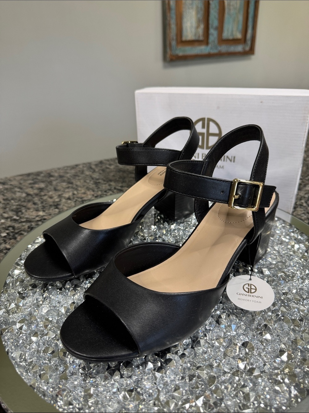 Giani Bernini Black Leather Block Heel Sandals with Gold Buckle NEW 9.5 - Picture 4 of 11